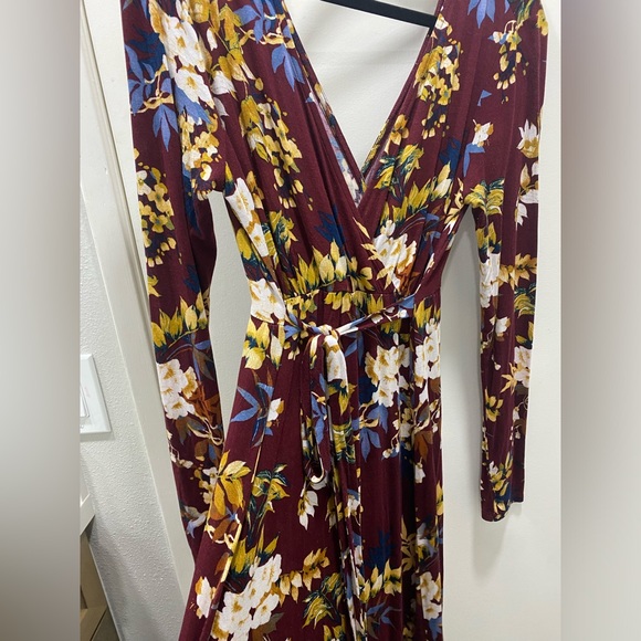 Jessica Simpson Women's Maternity V-Neck Maxi Dress - Picture 4 of 4